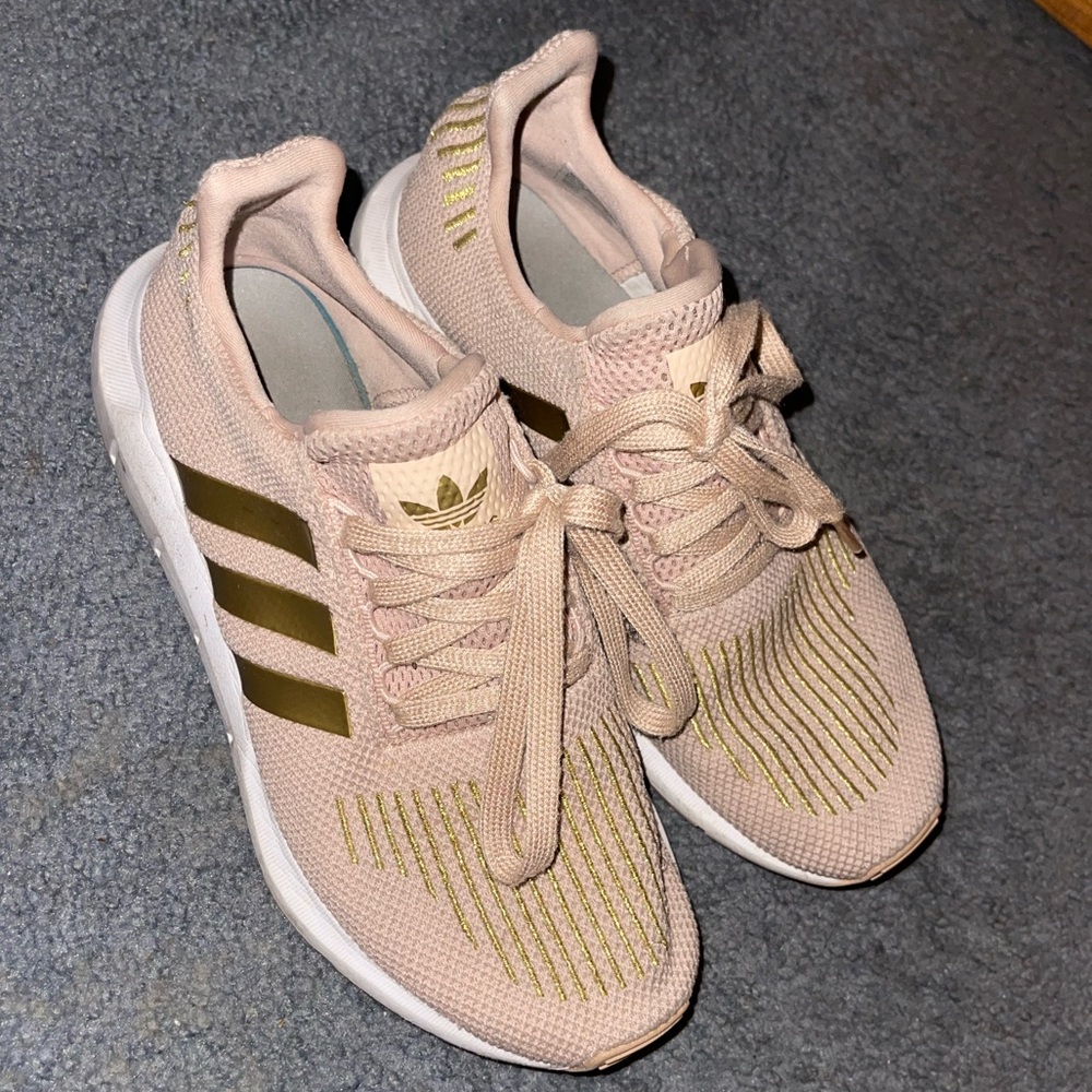 Woman’s Adidas running shoes 7.5